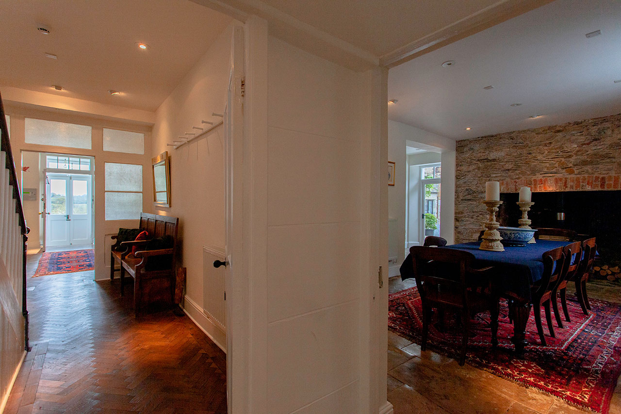 ANRÁN Manor Kitchens and Dining Facilities