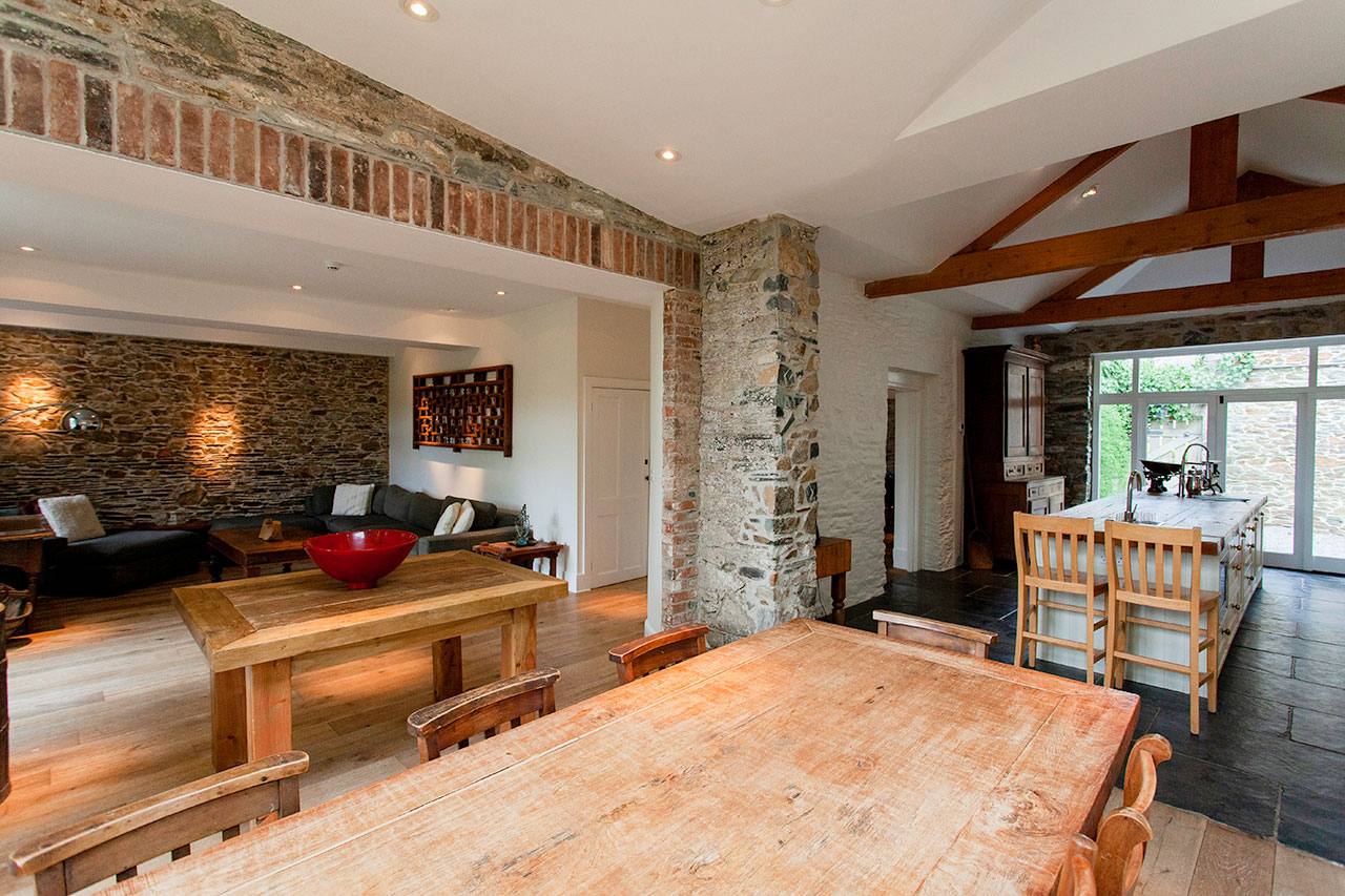 ANRÁN Living & Study Areas